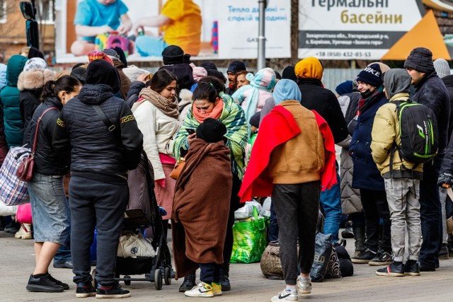 Tysiące cywilów oczekuje na ewakuację w bezpieczne miejsca