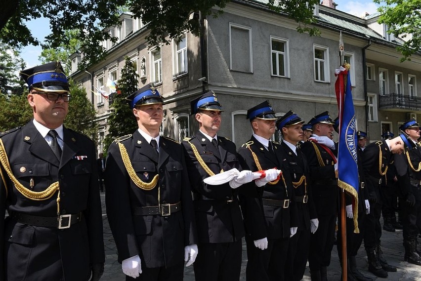 Nowy Sącz. Powiatowy Dzień Strażaka z odznaczeniami i wyróżnieniami [ZDJĘCIA]