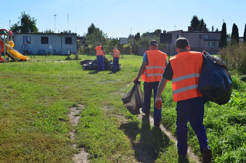 "Sprzątanie Świata" w Malborku. Więźniowie robili porządki w Kałdowie