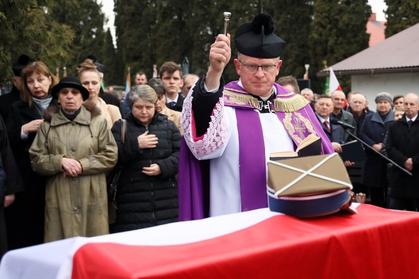 Za nami pogrzeb „Rejonowego” i „Mordki”. Dzisiaj "bandyci" stają się bohaterami na oczach swych rodzin