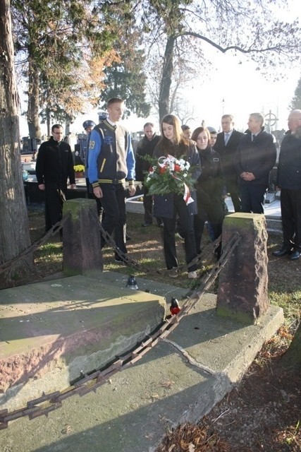 Na cmentarzu w Żarkach oddano hołd poległym za ojczyznę