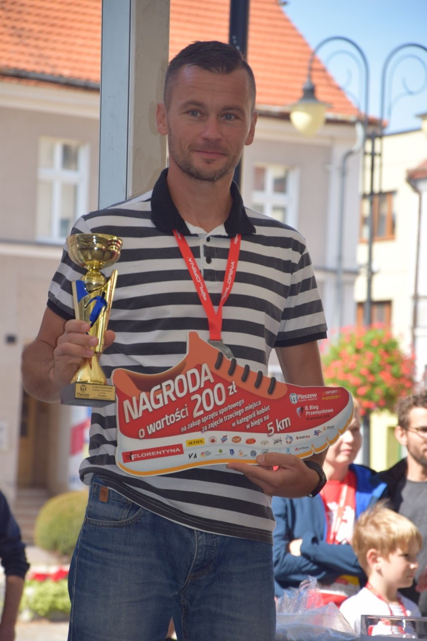 Jarosław Błaszczyk wygrał bieg na 10 kilometrów podczas VIII  Biegu Przemysława  w Pleszewie