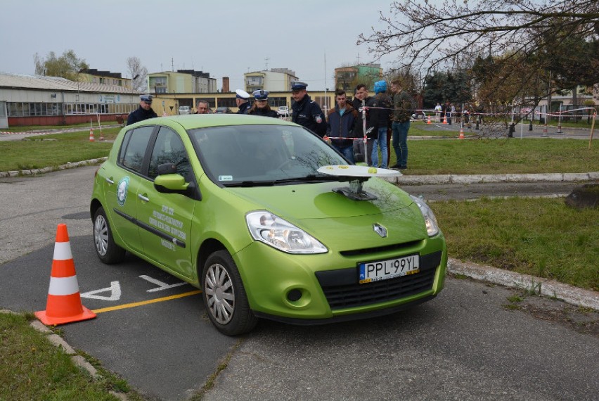 Teoria i plac manewrowy... Turniej Motoryzacyjny 2017