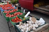 Dzień targowy w Skierniewicach. Ceny warzyw i owoców na targowisku miejskim ZDJĘCIA