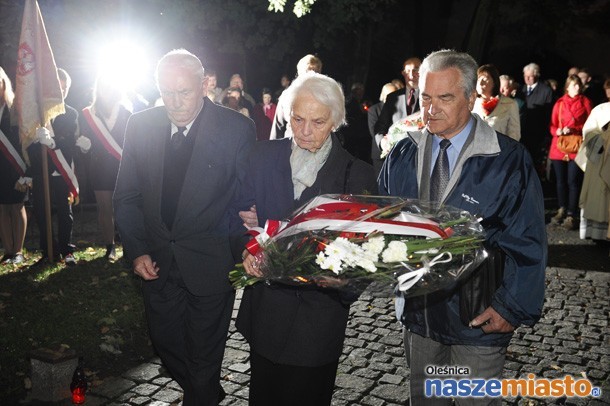 17 września w Oleśnicy złożono kwiaty pod pomnikiem Golgota...