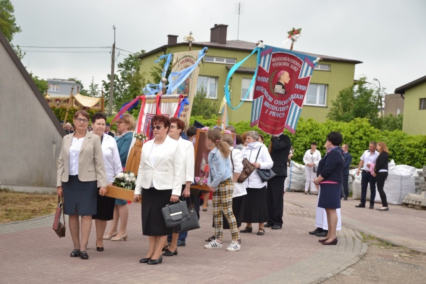 Uroczystości Bożego Ciała 2020 w Lipnie w parafii Michała Kozala Męczennika [zdjęcia]
