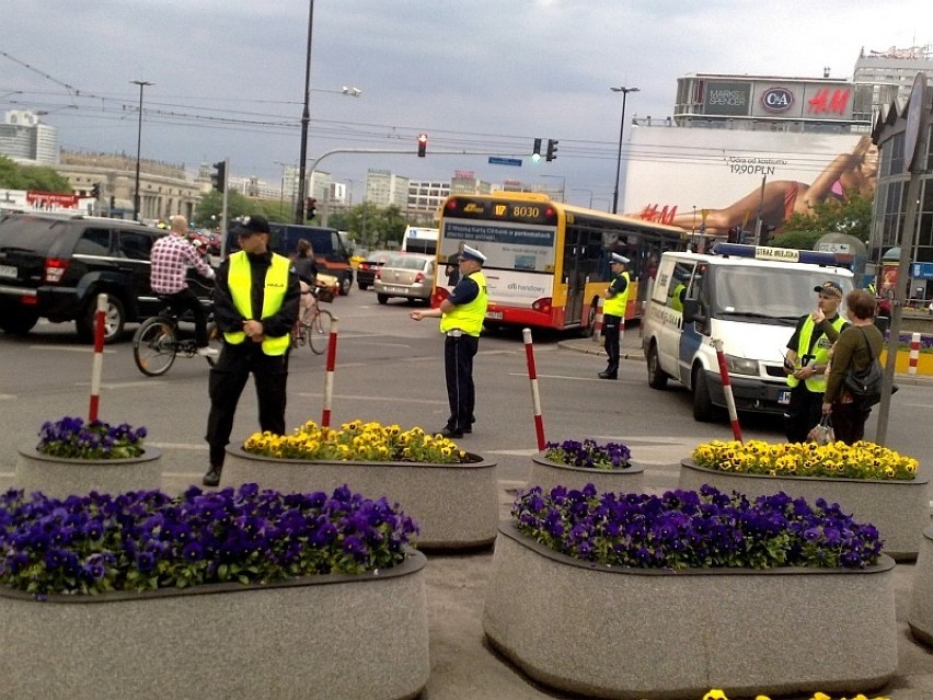 Obama o godz. 17.30 wylądował na lotnisku Chopina. Zobacz,...