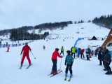 Ferie 2024. Zakopane stało się centrum szkoleń narciarskich. Tłumy na Harendzie i pod Nosalem