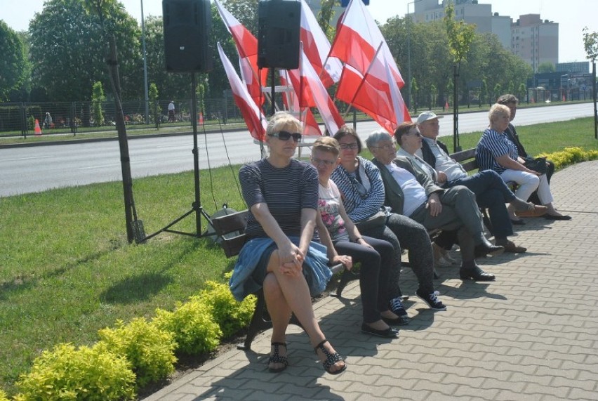 Święto Konstytucji 3 Maja w Lesznie. Pochód przez miasto i uroczystość przy pomniku [FOTO] 
