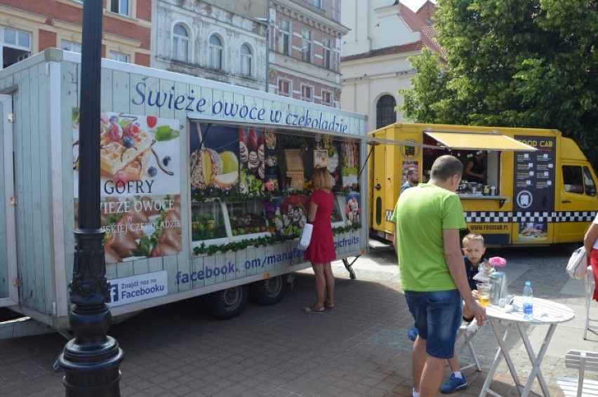 Food trucki opanowały rynek w Wejherowie [ZDJĘCIA]