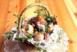 Dzisiaj święcimy pokarmy - tradycja Wielkiej Soboty. Co powinno znaleźć się w wielkanocnym koszyczku?