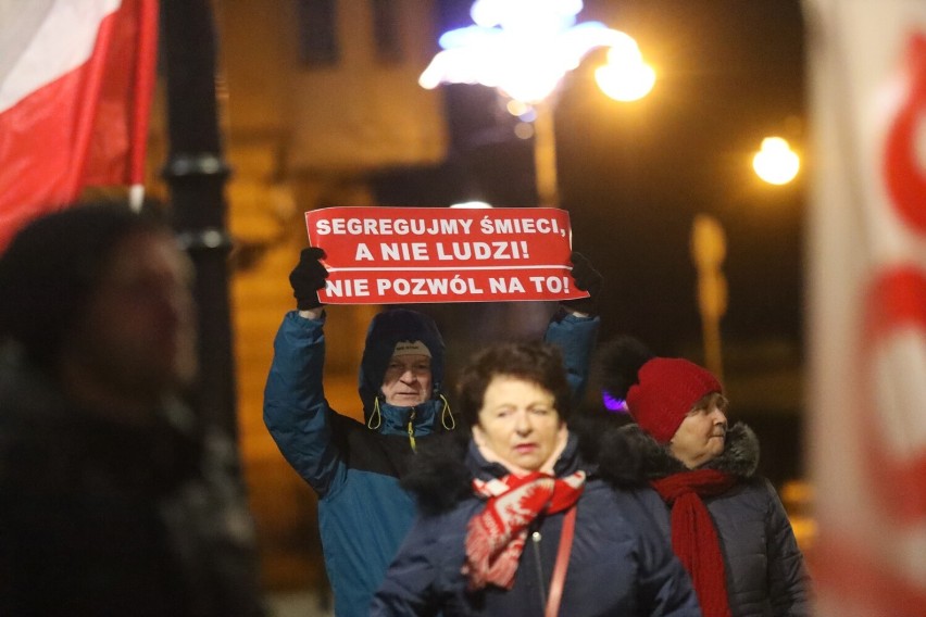 Legnica: Stop segregacji sanitarnej. Ulicami miasta przeszedł marsz, zobaczcie zdjęcia