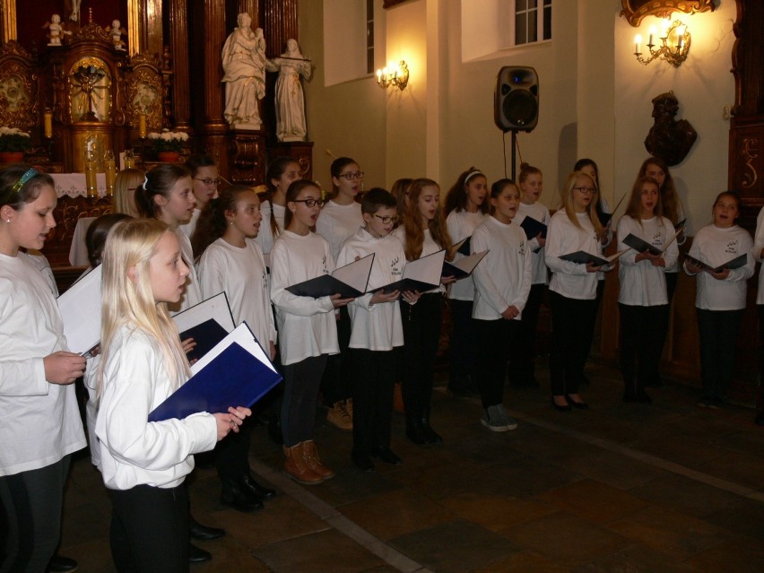 Wieluń: Patriotyczny koncert u Franciszkanów