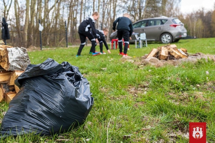 Zgierzanie pokazali klasę. W weekend aktywnie sprzątali tereny zielone