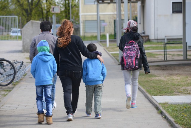 Niemcy zdecydowali się na przyjęcie uchodźców m.in. z Syrii. Przebywają na przykład we Frankfurcie nad Odrą.