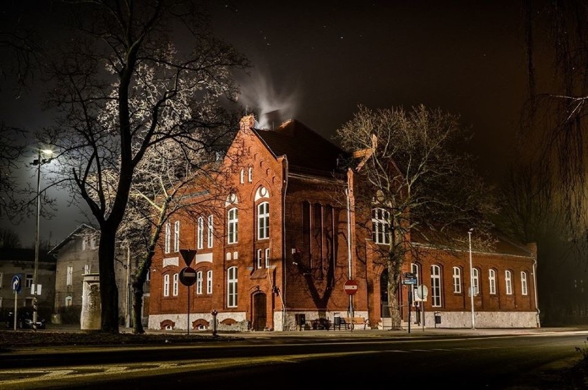 Budynek dawnej łaźni miejskiej w Zawierciu odzyskał blask ZDJĘCIA