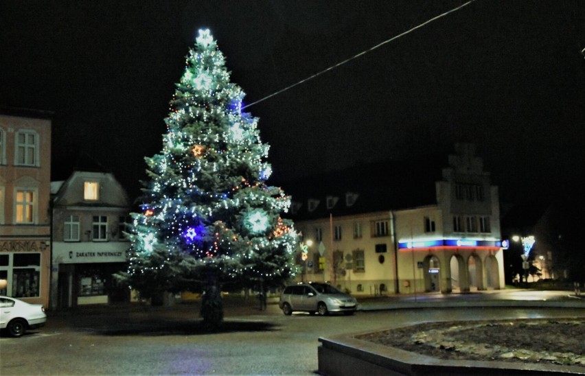 Miejska choinka w Sławnie i świąteczne iluminacje