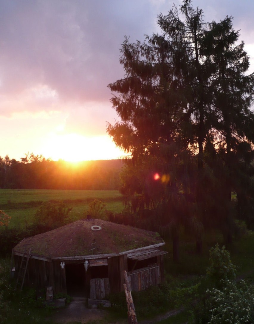 Zachód słońca z mojego okna.Fot. Bartłomiej Kowalewski