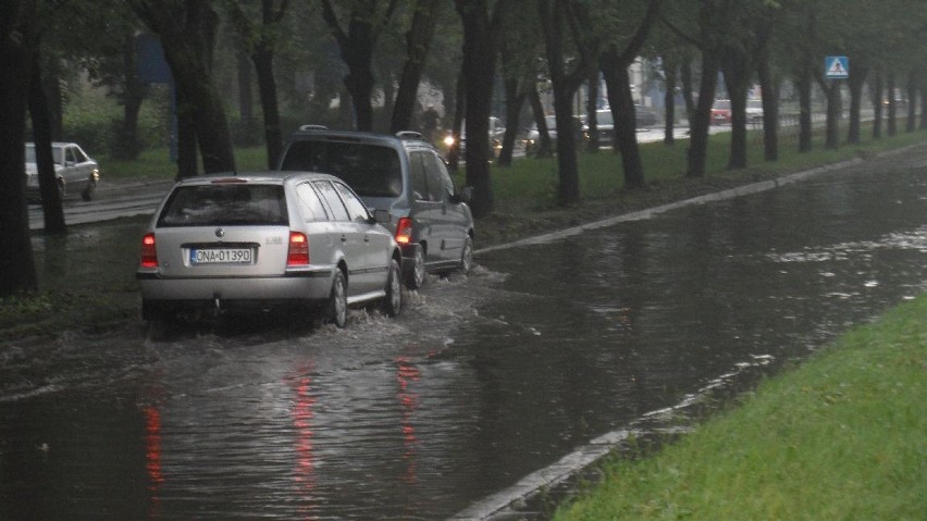 Zalana aleja Niepodległości