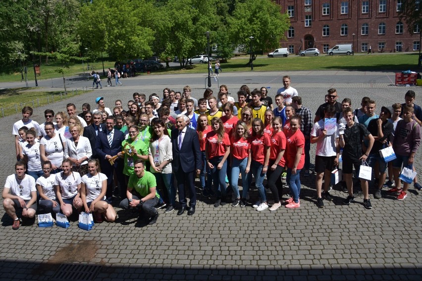 Juwenalia 2018 w Rybniku: Studenci rządzą miastem! Wygłupiają się i rywalizują na kampusie ZDJĘCIA