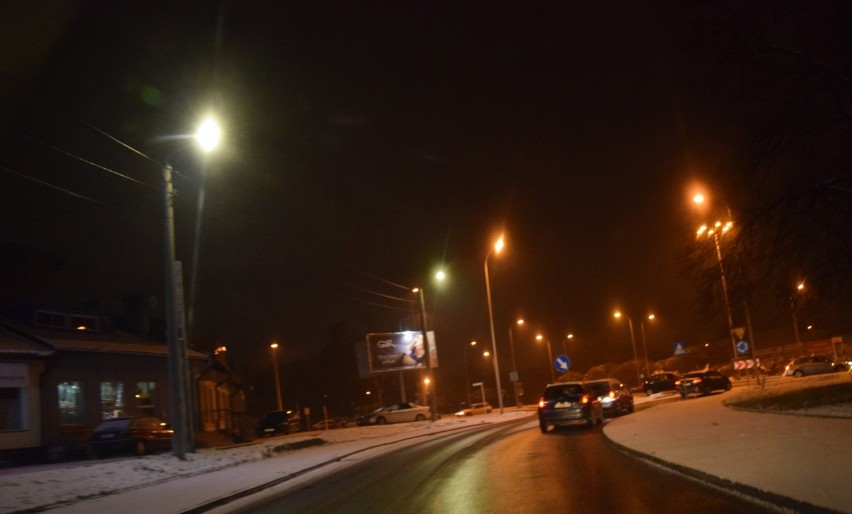 Śnieżyca i ślisko w Zduńskiej Woli. Jak wyglądały ulice 12 stycznia ZDJĘCIA