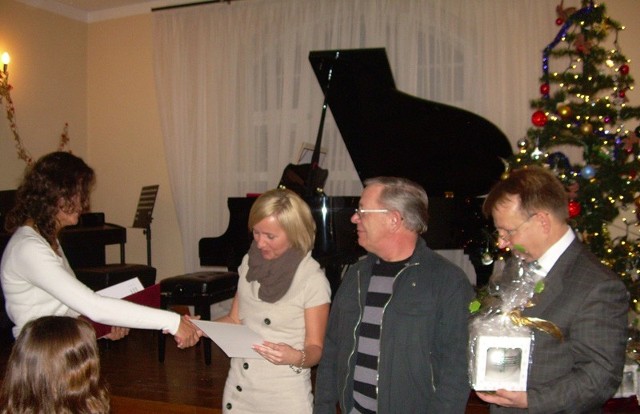 Wymagane 20 procent wartości fortepianu szkoła muzyczna zdobyła dzięki darczyńcom (na zdjęciu)