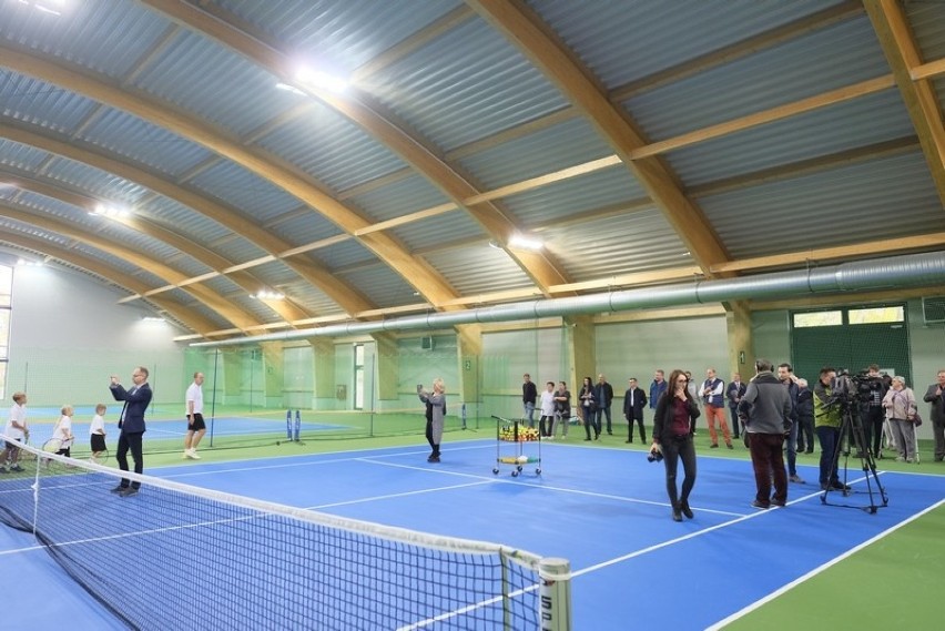 We wtorek oficjalnie otwarto halę tenisową przy Szosie...