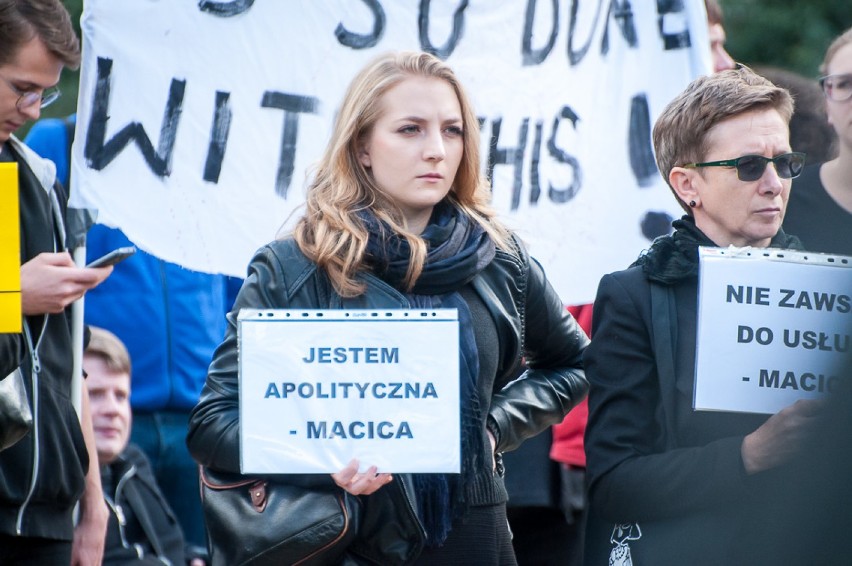 Kolejny Czarny Protest w Warszawie. Manifestacja przed...