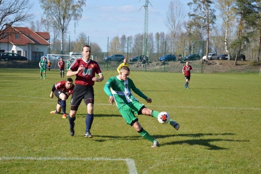 Piłkarze z Płot dzielnie walczyli z drużyną z Przylepu.