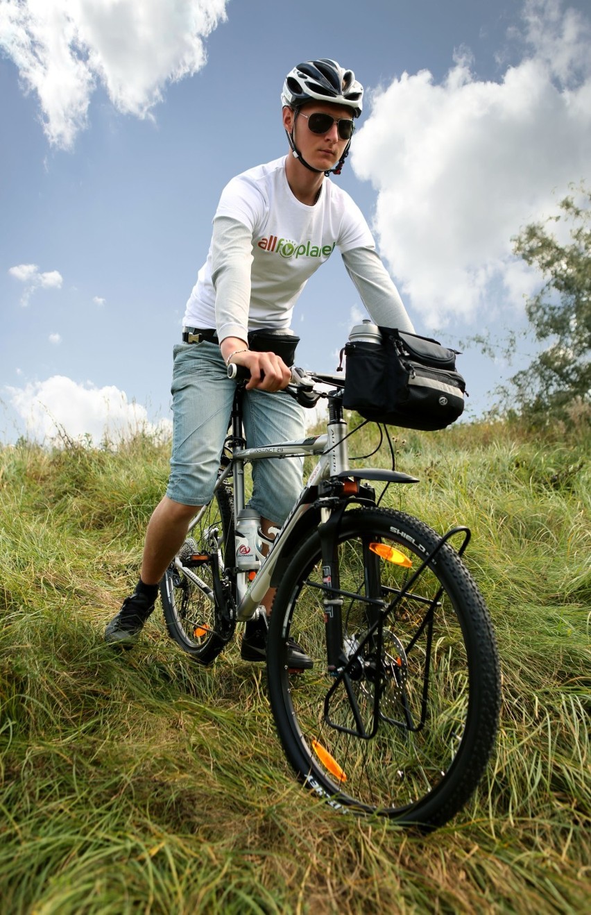 Walczący z rakiem Joachim zwiedzi Australię na rowerze