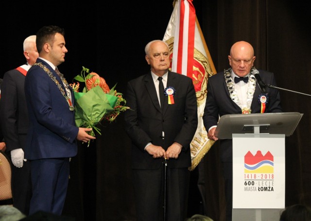 Podczas uroczystości profesor Kazimierz Pieńkowski, pierwszy rektor Państwowej Wyższej Szkoły Informatyki i Przedsiębiorczości w Łomży otrzymał tytuł Honorowego Obywatela Łomży.