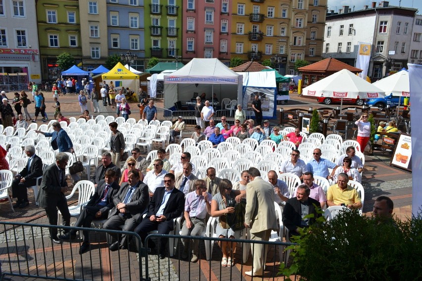 Dni Chojnic 2013. Stoiska, koncerty na Starym Rynku. Pierwszy dzień święta miasta [ZDJĘCIA]