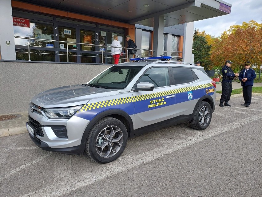 Strażnicy miejscy w Ostrowcu mają nowy samochód