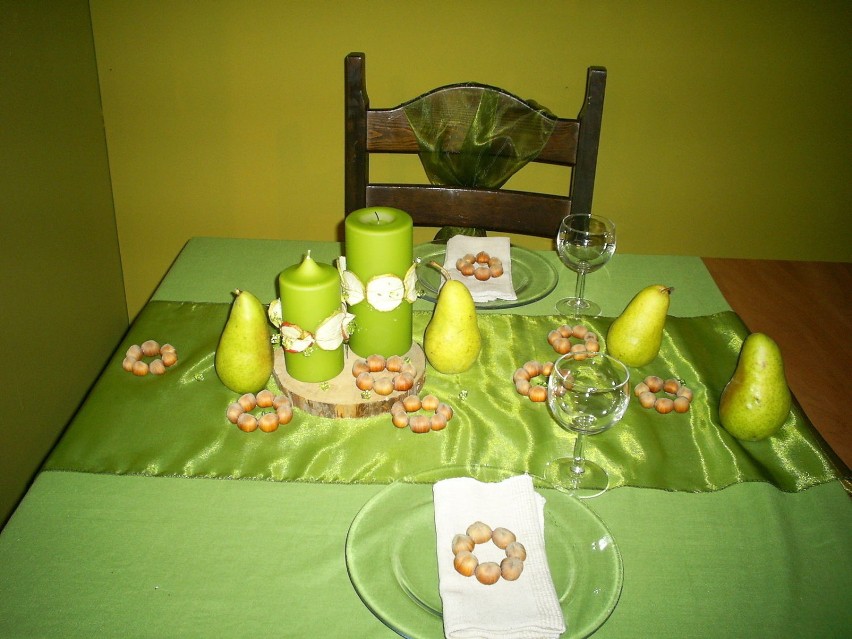 Zaproszenie do stołu - dekoracja stołu w kolorze zielonym....