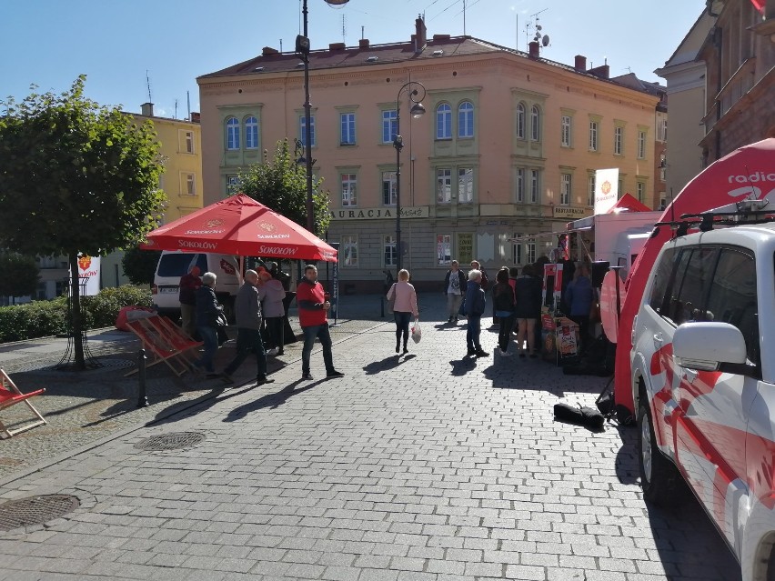 Śniadanie z radiem Zet na Placu Magistrackim w Wałbrzychu  