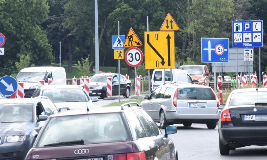 Remont ulicy Zielonogórskiej w Żarach. Zobaczcie, co tam się dzieje!