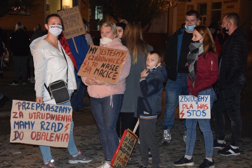 Trzeci protest w Świeciu miał charakter halloweenowego...