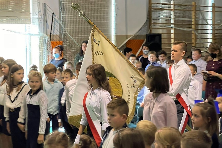 Pierwszoklasiści ze Szkoły Podstawowej w Borkowie złożyli uroczyste ślubowanie