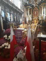 Msza święta za Ojczyznę w kościele świętego Jana Apostoła i Ewangelisty w Pińczowie. Zobacz zdjęcia