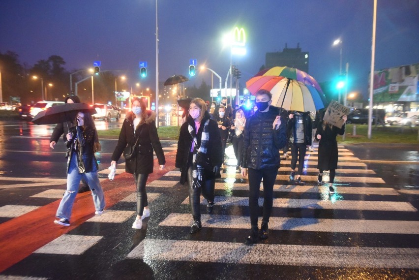 Protest w Zielonej Górze. Piesi i kierowcy blokowali ruch...