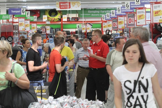 Tak wyglądało otwarcie multimarketu szwedzkiej sieci Jula w Kielcach. Sklep sieci Jula w Bydgoszczy zostanie otwarty 9 maja