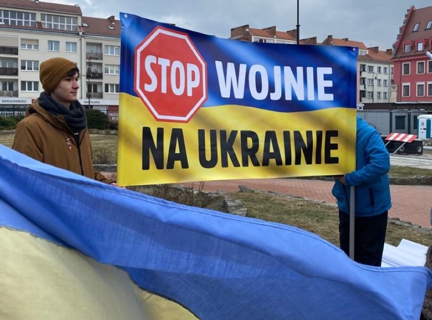 Około 200 osób zamanifestowało solidarność z broniącą się...