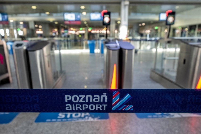Lotnisko Ławica w Poznaniu świeci pustkami przez...