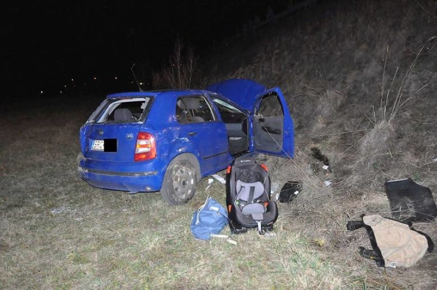 Wypadek w Krzyżanowicach: samochód runął ze skarpy