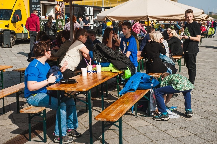 "Jemy na stadionie 2019" w Gdańsku. Smaczne zakończenie sezonu. Wielki zlot food trucków przy stadionie Energa Gdańsk 