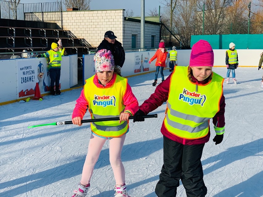 Ferie zimowe 2020 na miejskim lodowisku w Radomsku [ZDJĘCIA]