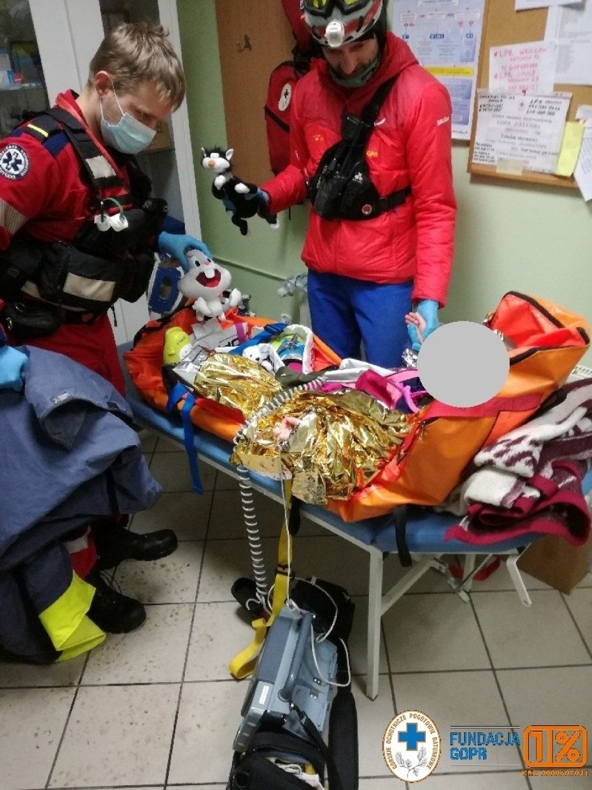 Wypadek na stokach Zieleńca. 7-latka złamała kość udową 