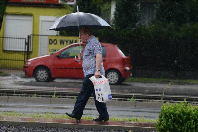 Nie zapomnijcie parasoli! Będzie padać.