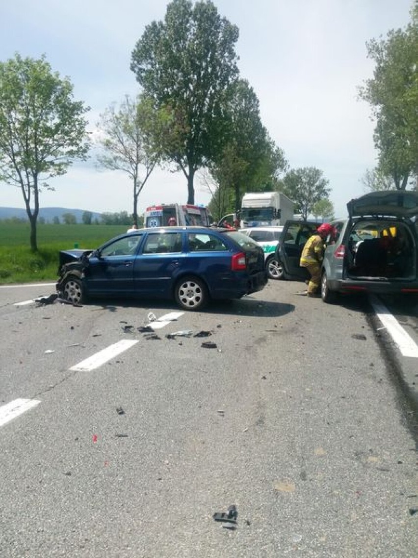 Wypadek na DK8 na trasie Kłodzko - Kudowa-Zdrój. 