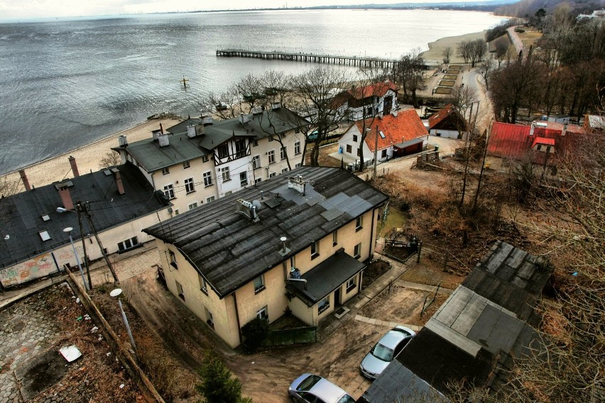 Gdynia: Flesz z przeszłości. 8.04.2013. Orłowo osiem lat temu. Opuszczone sanatorium, inwestycje, molo i dworek